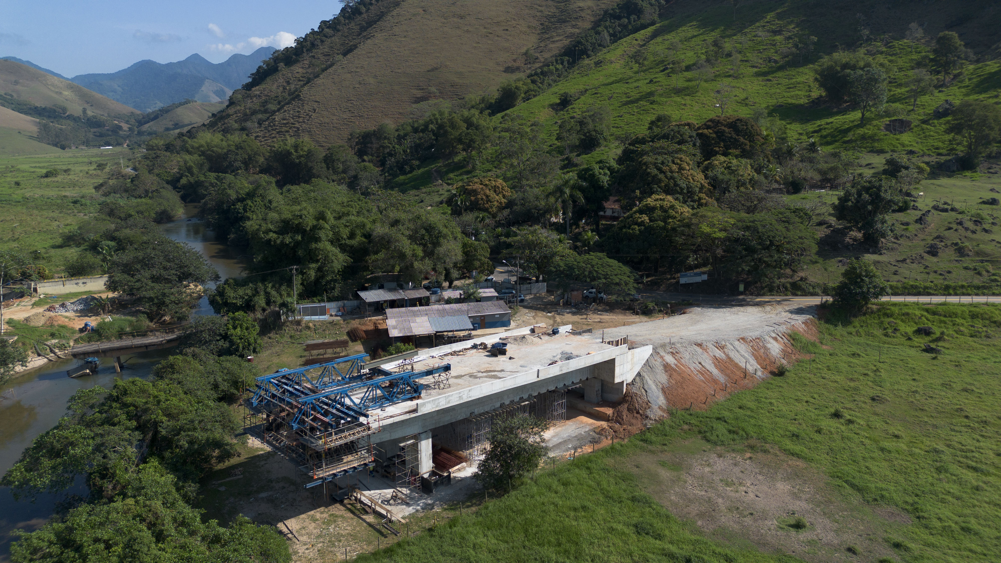 DER-RJ avança nas obras de implantação de rodovia entre Casimiro de Abreu e Macaé