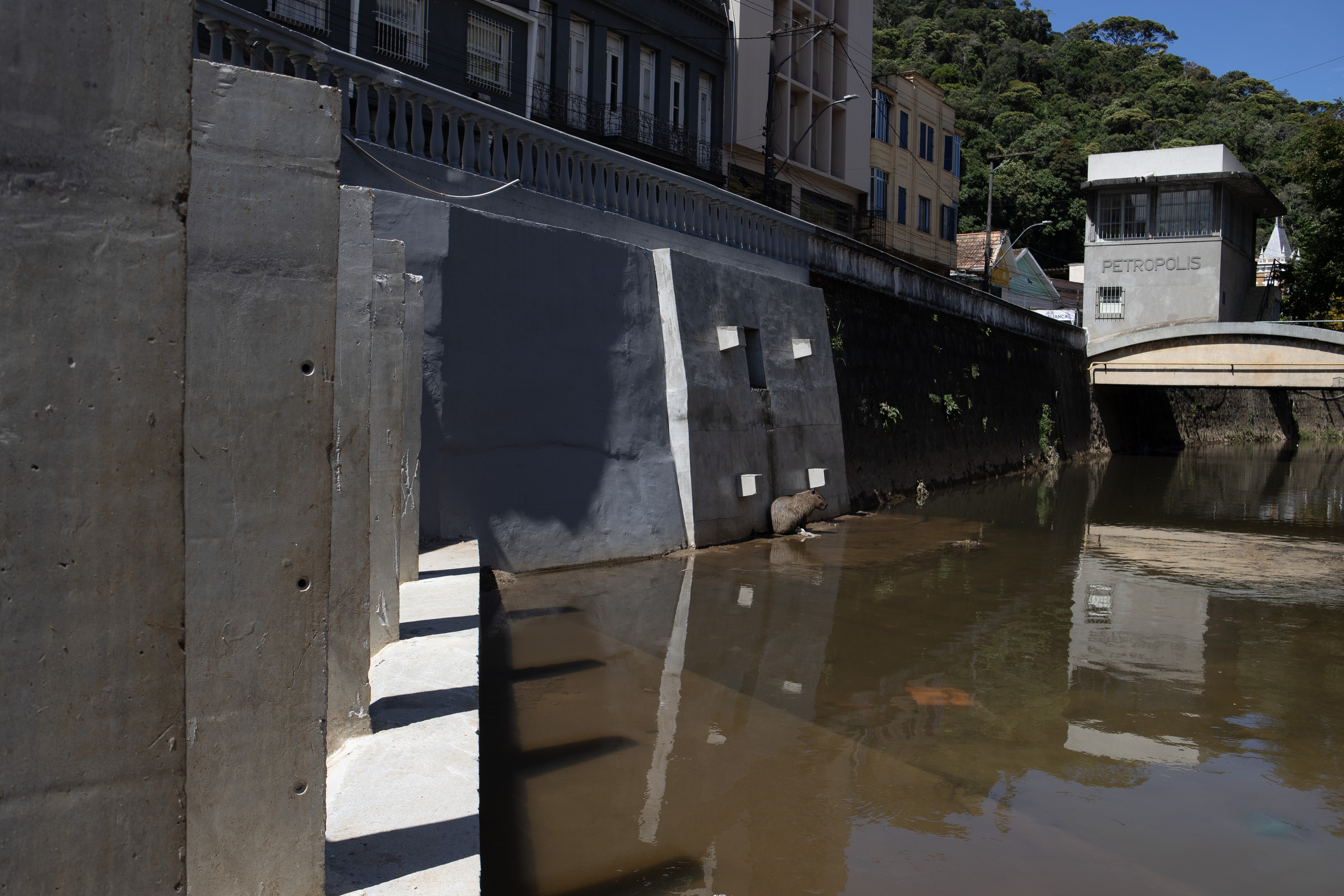 Governador Cláudio Castro inaugura novo Túnel Extravasor, após reforma, e entrega obra histórica para Petrópolis