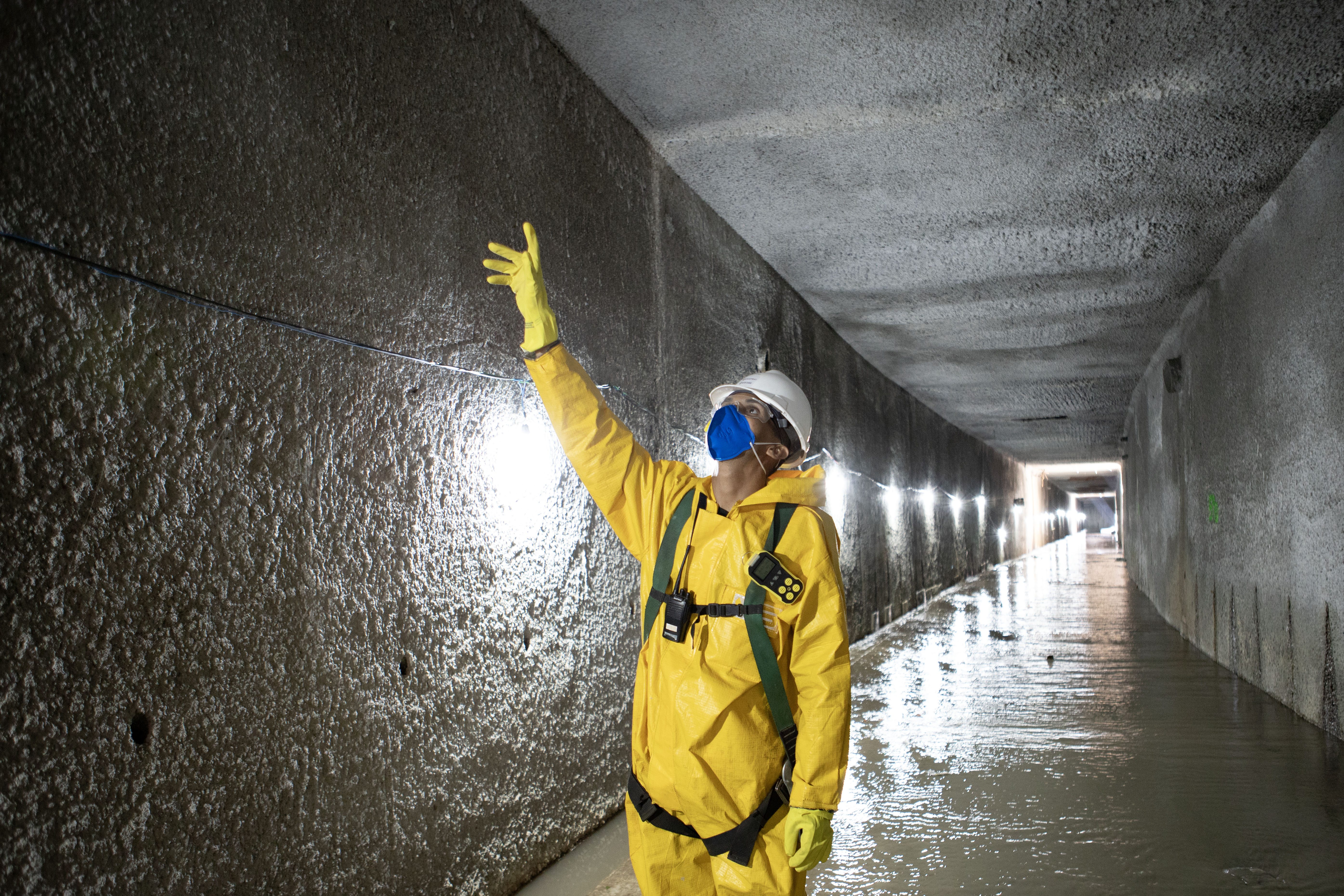 Governo do Estado conclui mais uma etapa da recuperação do Túnel Extravasor de Petrópolis