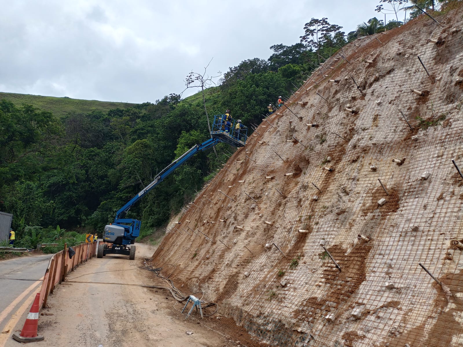 Ação em encosta na Serra do Mato Grosso continua e haverá nova interdição
