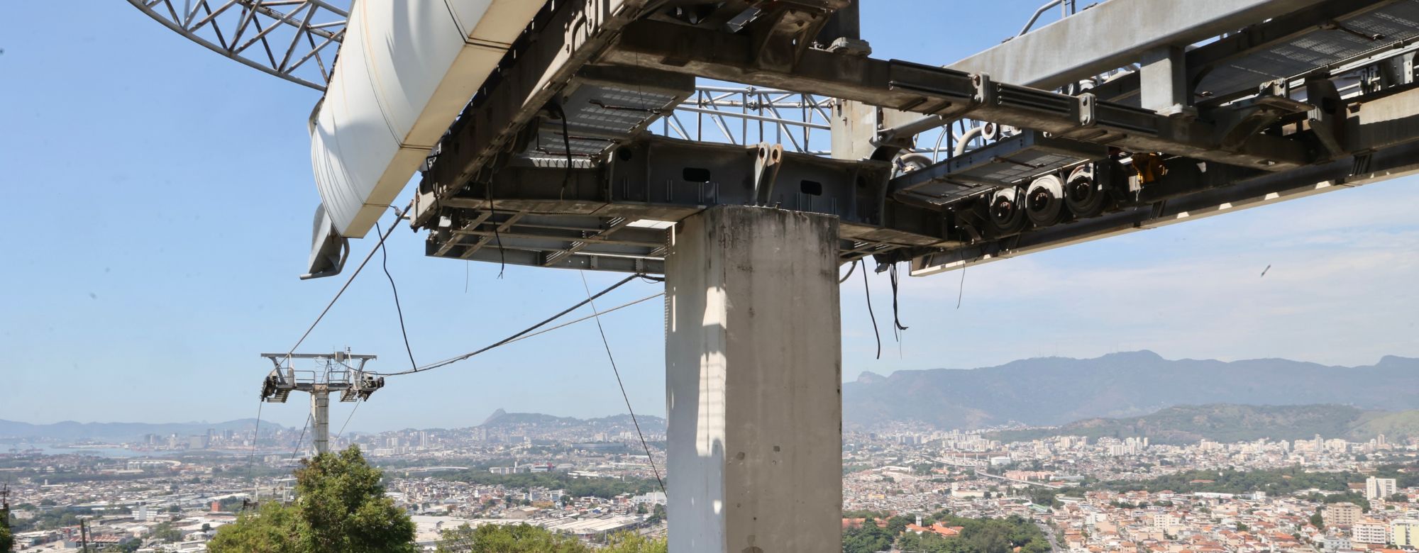 Governo do Estado assina contrato e avança nas obras de reativação do Teleférico do Alemão