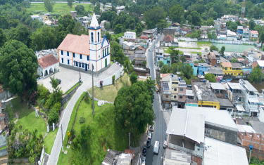 Obras do Estado para pavimentação em Magé atingem mais de 50% de conclusão