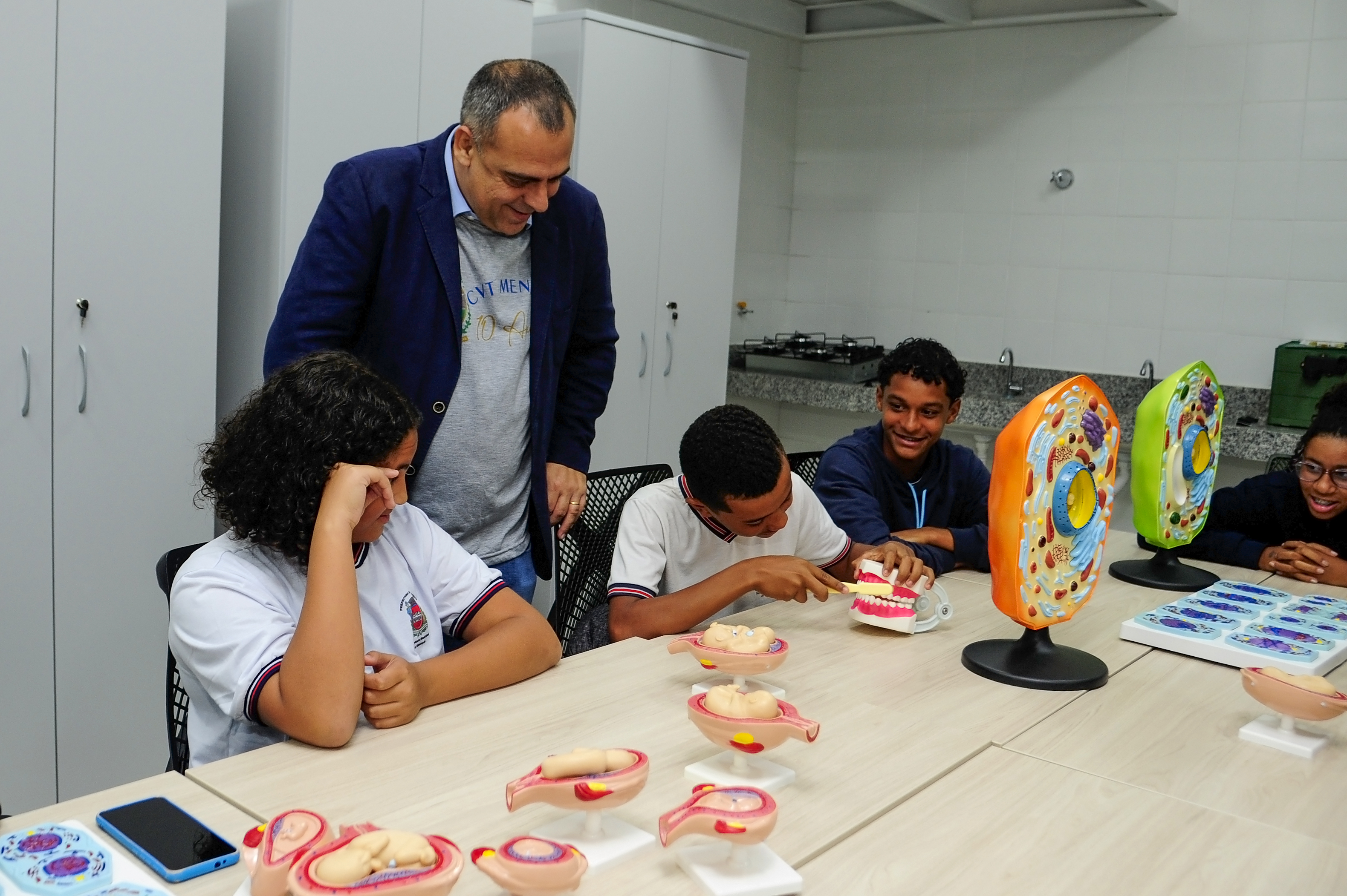 SECTI inaugura Laboratórios de Iniciação Científica em municípios da Região Centro Sul do Estado