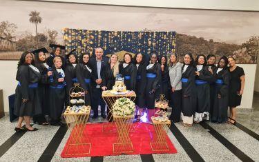 Anderson Moraes participa da formação de 19 mulheres no Curso de Assistente de Logística  da FAETEC