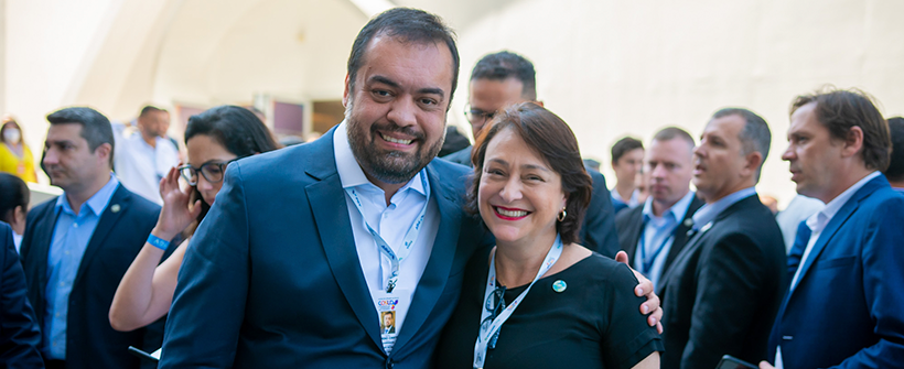 A secretária Kelly Mattos com o governador Cláudio Castro na abertura do Cosud