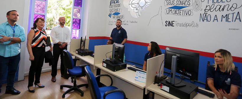 Equipe do Sine Teresópolis conhece a secretária de Trabalho e Renda
