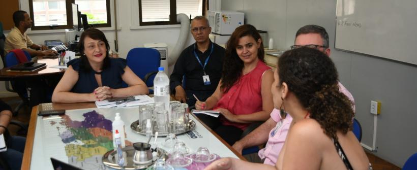 Secretária Kelly Mattos e equipe recebem representantes do Instituto Coca-Cola