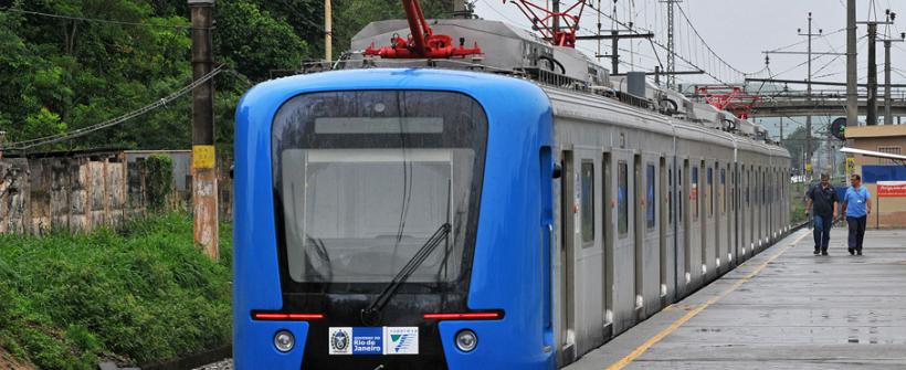 Trem na plataforma