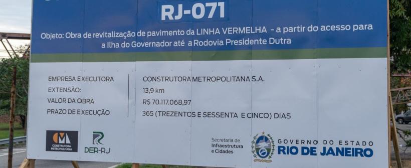 Placa obra Linha Vernelha