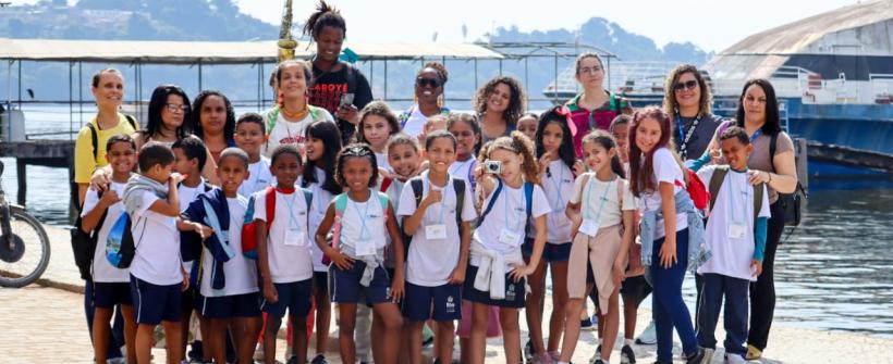 De barca: Setram leva alunos da rede municipal a passeio pedagógico na Ilha de Paquetá
