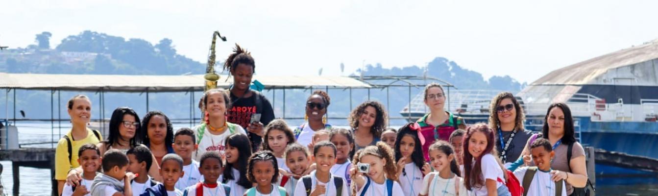 De barca: Setram leva alunos da rede municipal a passeio pedagógico na Ilha de Paquetá